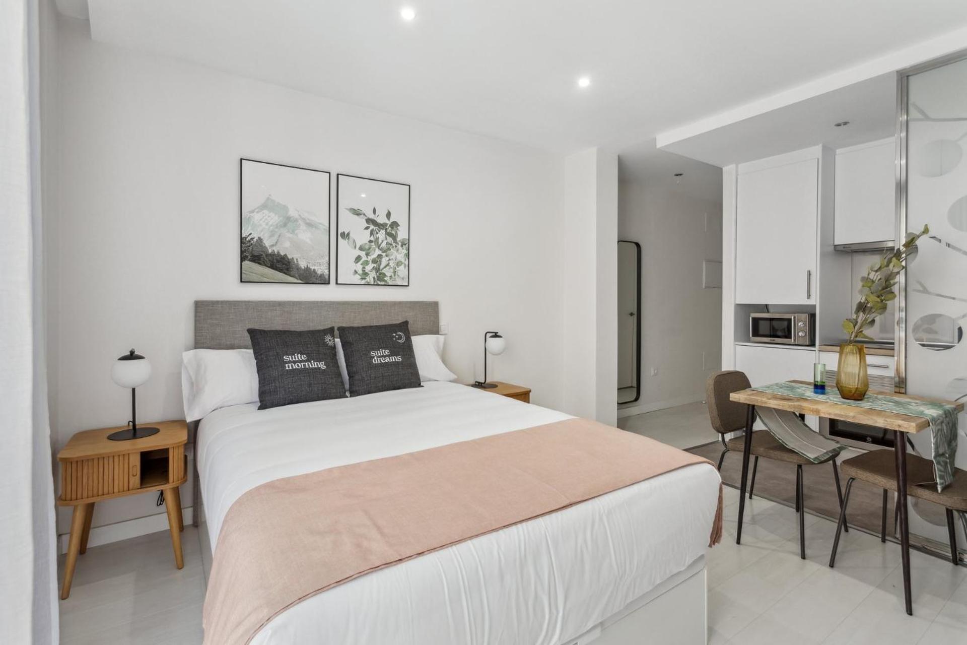 Limehome Madrid Calle De La Paloma Eksteriør billede