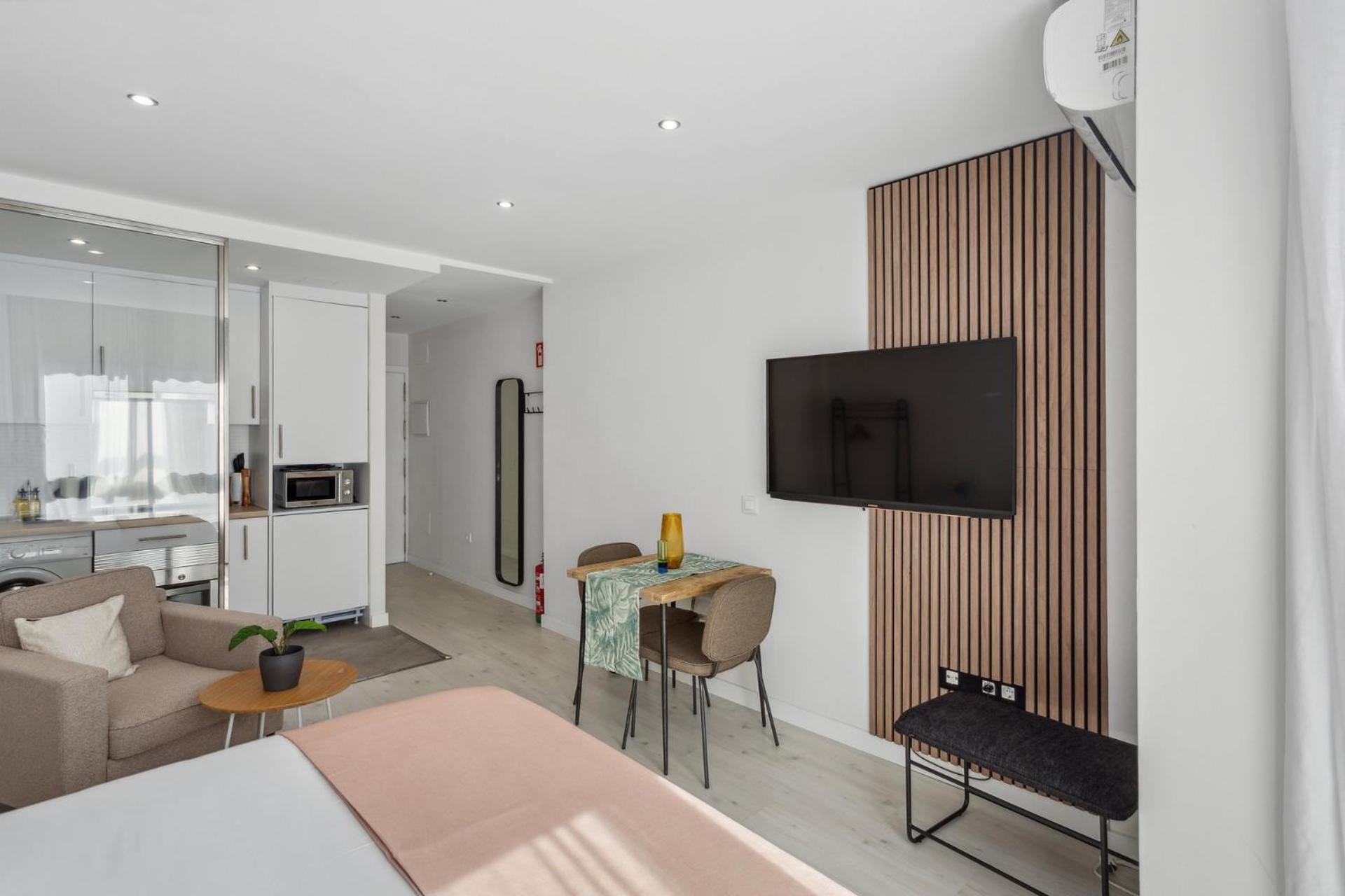 Limehome Madrid Calle De La Paloma Eksteriør billede