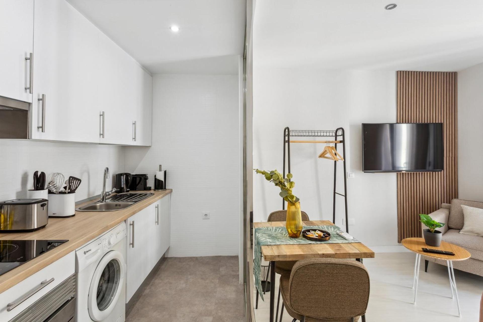 Limehome Madrid Calle De La Paloma Eksteriør billede